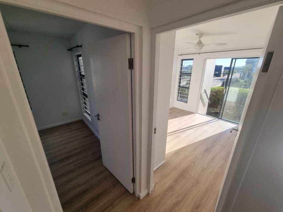 To Let 2 Bedroom Property for Rent in Burgundy Estate Western Cape